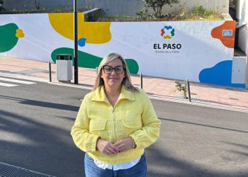 Denuncian peligro de derrapes en la calle El Juez por un reductor de velocidad en plena pendiente