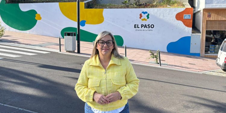 Denuncian peligro de derrapes en la calle El Juez por un reductor de velocidad en plena pendiente