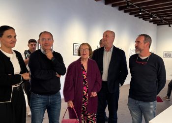 Rostros con historia en la Casa Salazar: la exposición ‘Velhoco, tierra y gente’ rinde homenaje a los vecinos del barrio capitalino