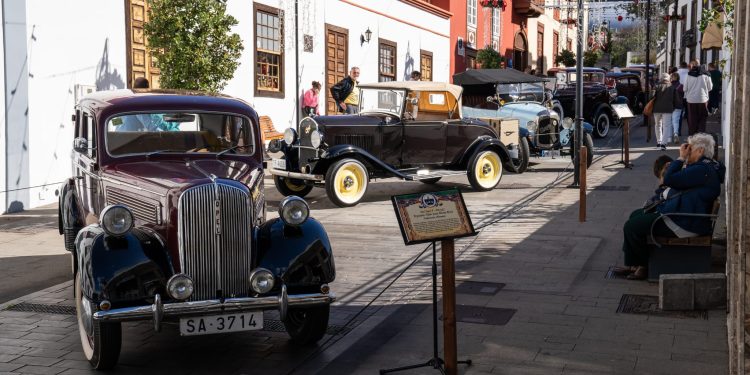 Motores con historia en El Paso: El Club de Automóviles Antiguos recibe el Premio Insular 2026 por preservar nuestra memoria sobre ruedas