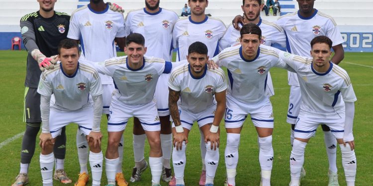El Tenisca suma un punto de coraje ante el Tenerife c en el único partido disputado en la isla
