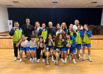 Reconocimiento oficial a las jóvenes de la selección palmera de fútbol sala tras sus éxitos provinciales y regionales