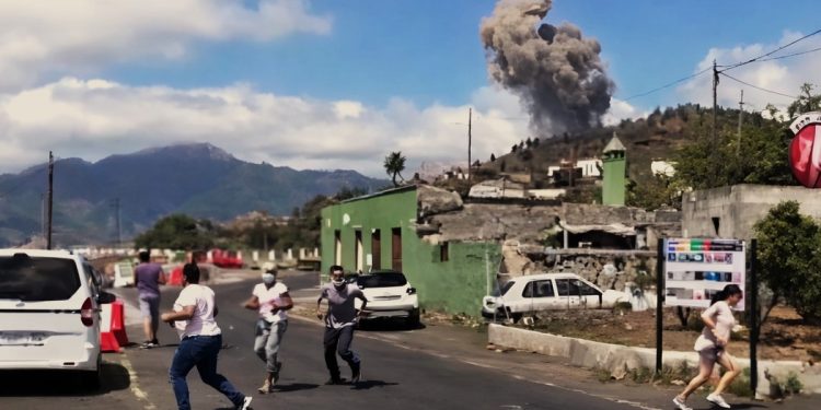 La seguridad volcánica en Tenerife bajo la sombra de la gestión en La Palma: afectados exigen transparencia antes de nuevas formaciones