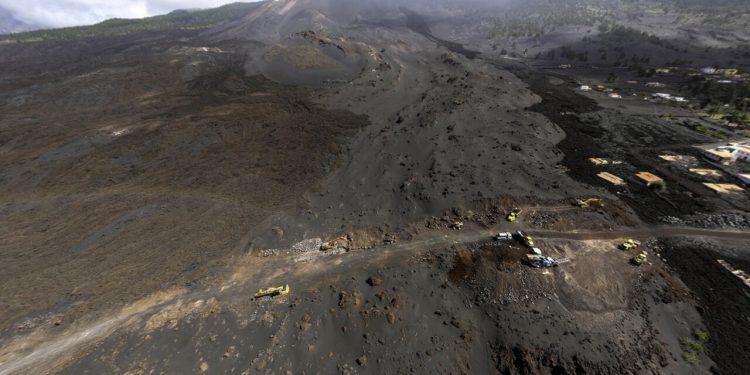 El futuro de los dueños del volcán en juego: denuncian que la nueva ley de protección olvida las indemnizaciones por sus tierras