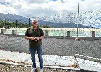 Carlos Cabrera pone en valor la balsa de El Paso como ejemplo de gestión eficaz y planificación real frente años de bloqueo