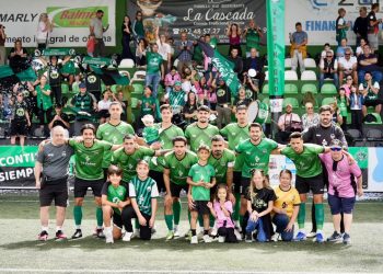 Pólvora mojada en el derbi y un respiro insuficiente para el Tenisca en su lucha por la salvación