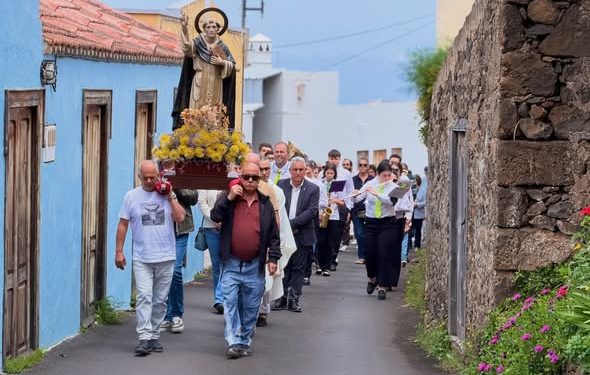 Franceses (Garafía) vibra en la Festividad de San Vicente Ferrer con misa, procesión y miniferia