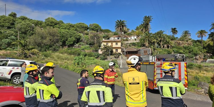 Federico Grillo forma a los bomberos de La Palma en la protección de viviendas frente a grandes incendios forestales