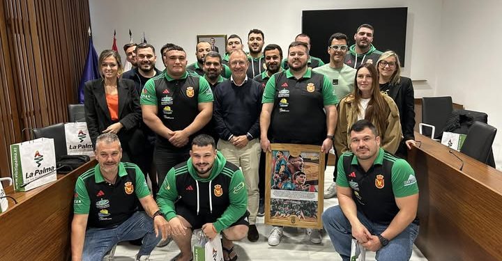El Cabildo de La Palma recibe a los campeones de lucha canaria: El  Bediesta y el  San Blas celebran sus títulos de liga