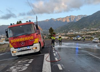 Un hombre herido tras precipitarse con su vehículo en el mirador de Risco Alto
