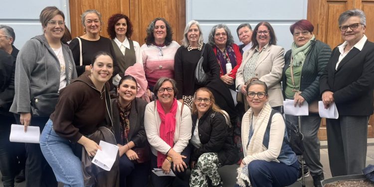 El club de lectura de la Asociación de Mujeres Vega de Tijarafe celebra el Día del Libro con el teatro de «La tuerta»