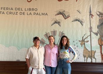 Títeres, cuentos y teatro: la magia de la lectura recorre los centros educativos de la capital palmera