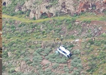 Tragedia en La Gomera: un fallecido y 27 heridos tras precipitarse una guagua por un barranco