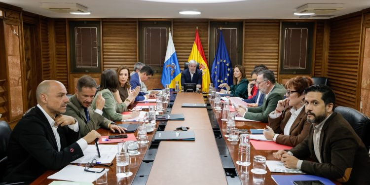 Más casas en alquiler sin consumir nuevo suelo: Canarias pone en marcha el plan para rescatar viviendas vacías