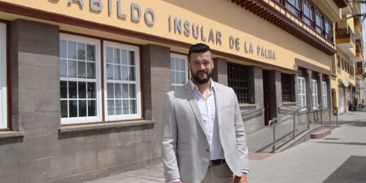 El Cabildo invierte 600.000 euros en rehabilitar el asfalto en el centro de Los Llanos y el acceso a Argual