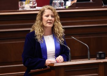 El Parlamento canario respalda ampliar los plazos para salvar los fondos energéticos Next Generation