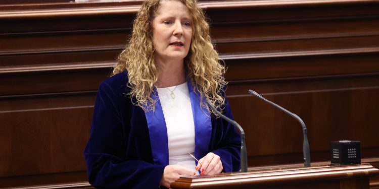 El Parlamento canario respalda ampliar los plazos para salvar los fondos energéticos Next Generation