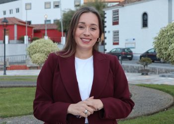 El ayuntamiento de Breña Alta recibe la petición de ordenar los aparcamientos en El Porvenir