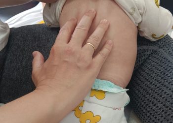 Enfermería pediátrica de Atención Primaria de La Palma imparte un curso sobre masaje para bebés