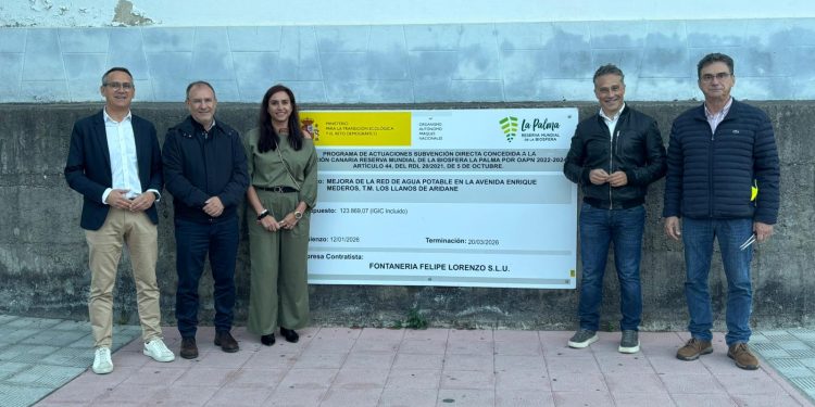 Los Llanos de Aridane refuerza su red de agua potable con una obra estratégica en la Avenida Enrique Mederos