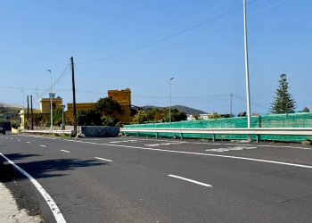 Los vecinos de Los Llanos contarán con una nueva parada de guagua más segura en la vía hacia Puerto Naos
