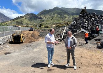 El nuevo punto limpio de Los Pedregales facilitará el reciclaje y permitirá construir la residencia de mayores en Los Llanos