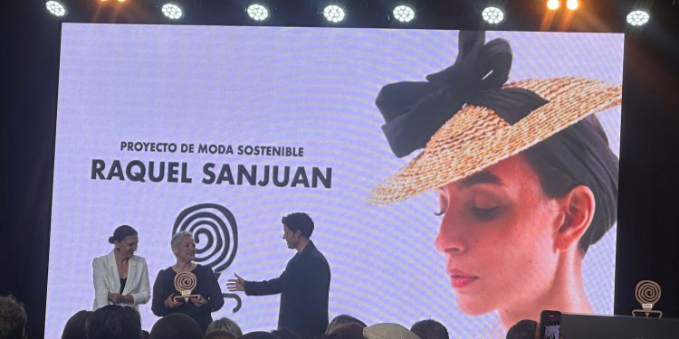 Tres alumnas de la Escuela de Arte Manolo Blahnik, premiadas en los Made in La Palma de Isla Bonita Moda
