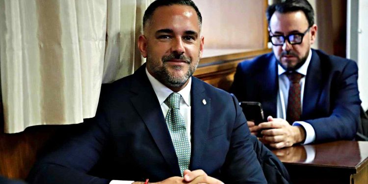 Kilian Sánchez exige al PP que abandone la «política plañidera» y reconoce el avance de los fondos estatales en La Palma