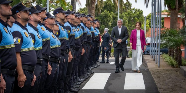 La Palma refuerza su seguridad con la incorporación de nuevos agentes de policía local en cinco municipios de la isla
