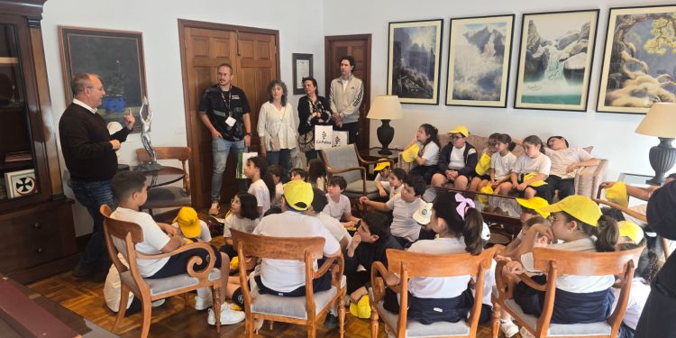 El Cabildo de La Palma abre sus puertas a los escolares de la isla para fomentar el conocimiento de la institución