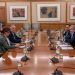 El MV Hondius ya está fondeado frente a Granadilla: arranca el desembarco con los 14 españoles como primeros, en zodiacs y autobuses sellados, mientras la OMS eleva a seis los casos confirmados