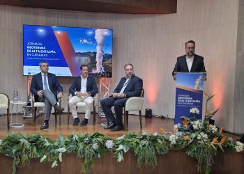 La Palma, escaparate internacional de la geotermia profunda: Islandia y Azores comparten en CajaCanarias su experiencia