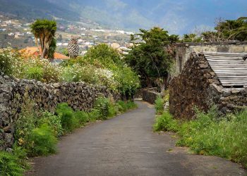 El mar de nubes se retira: La Palma afronta un domingo despejado, seco y más cálido
