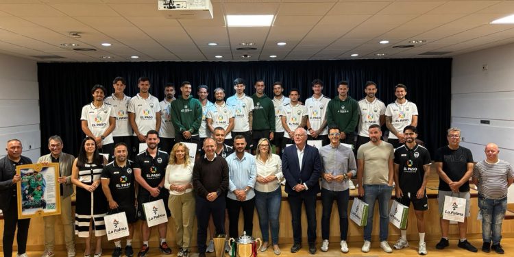 El Cabildo felicita al Atlético Paso por su ascenso a Segunda RFEF y el título de la Copa Heliodoro
