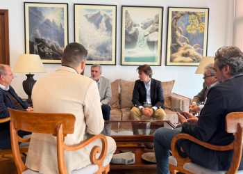 El Cabildo abre canal directo con Baleària tras la integración de Naviera Armas: «la prioridad es blindar la conectividad de La Palma»