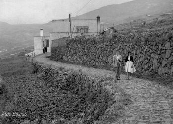 Recuerdos que me sostienen XII · El Camino Real, los patios y los bordados que me enseñaron a mirar con el alma