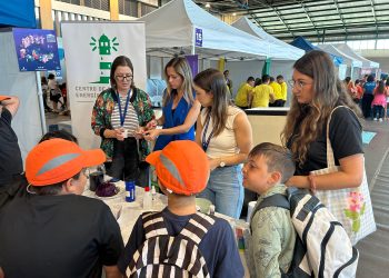 De las ideas a la energía: los escolares palmeros se acercan a la geotermia en la Miniferia de la Ciencia
