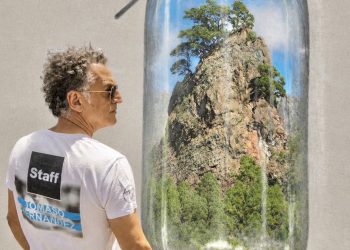 Paisajes que no caben en su frasco: el palmero Tomaso Hernández lleva su nueva serie al Visual Art Open de Londres