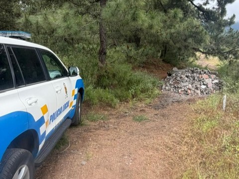 El Paso investiga varios vertidos ilegales de escombros en monte protegido y reforzará la vigilancia con cámaras