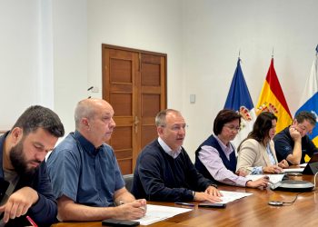El Cabildo autoriza la reapertura de cuatro viviendas y un local comercial más en Puerto Naos; ya son más de 1.200 las instalaciones recuperadas