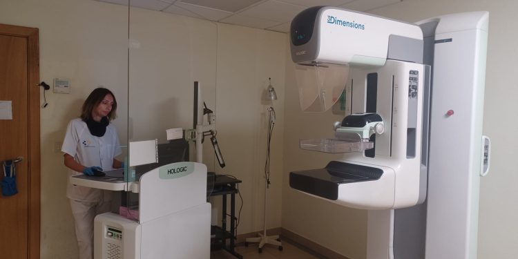La Palma recibirá uno de los diez nuevos mamógrafos digitales del Servicio Canario de la Salud