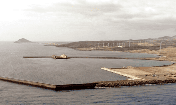 «Solidaridad sí, subordinación colonial no»: Liberación Canaria reclama la gestión canaria de los puertos tras el caso del MV Hondius