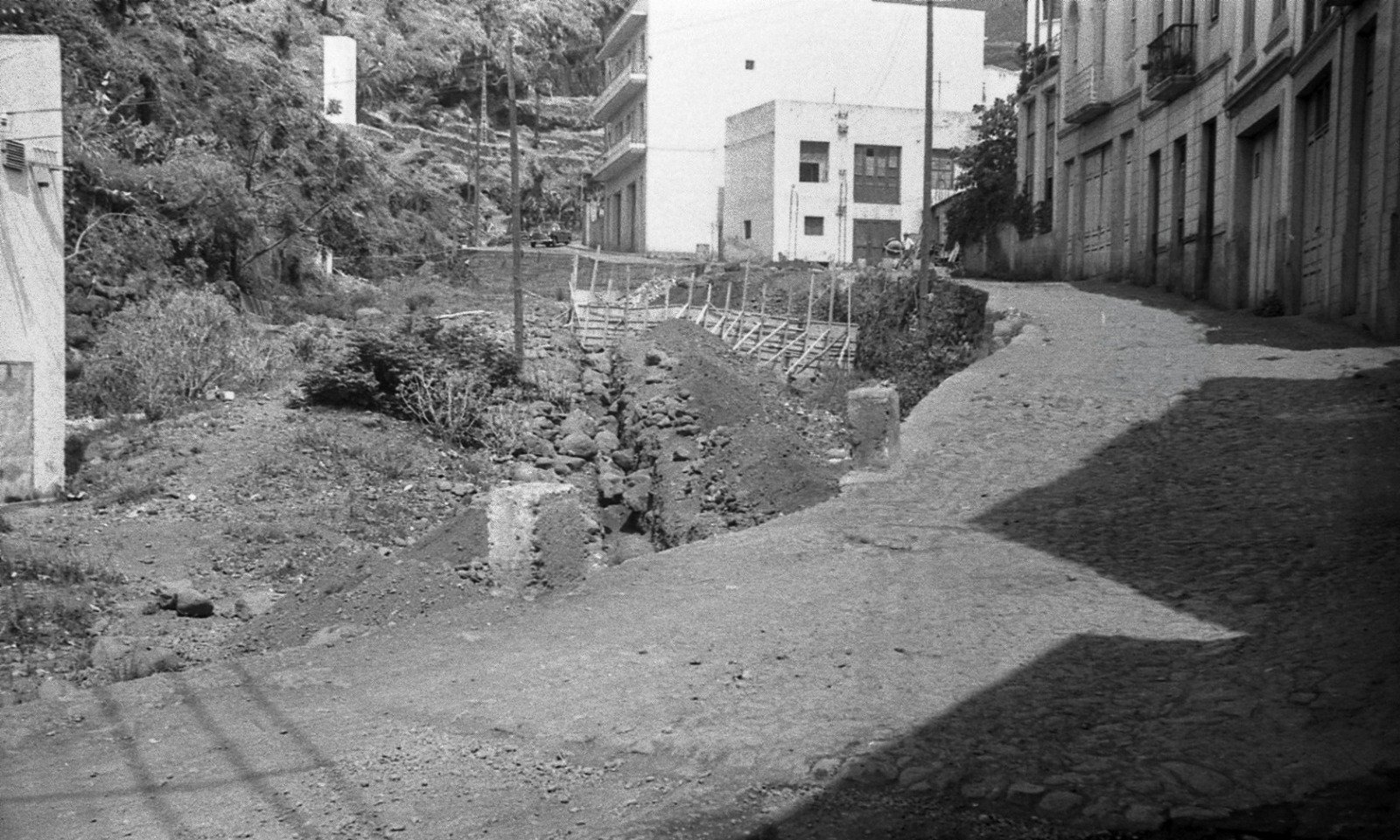 Obras de encauzamiento del barranco