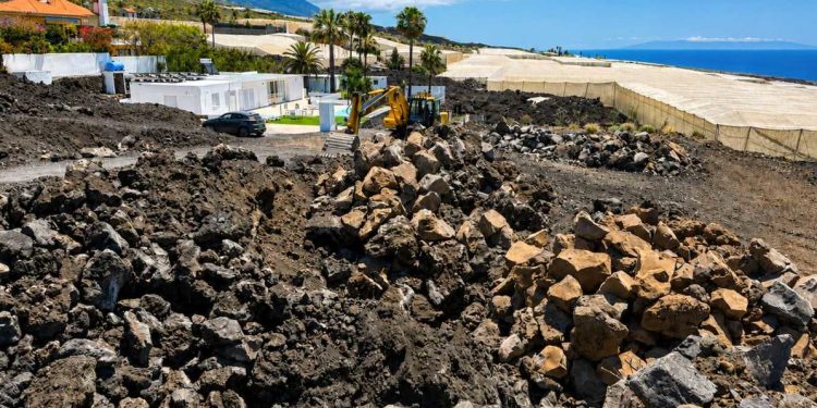 Los plataneros del Valle de Aridane piden al ministro Torres una fecha en mayo para cerrar la fase final de la recuperación tras el volcán