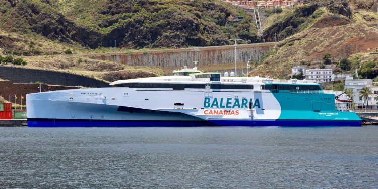 La Palma estrena el fast ferry Pepita Castellví: doble conexión diaria con Los Cristianos y enlace directo con La Gomera