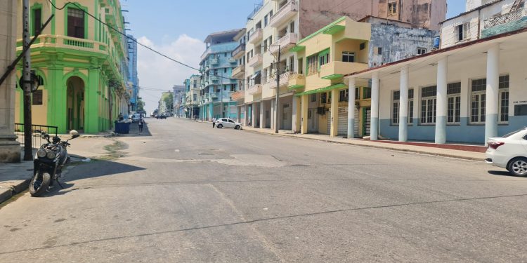 Cuba se asoma a junio sin luz y sin medicinas: apagones de hasta 22 horas, siete de cada diez fármacos básicos agotados y un diálogo a media voz con Washington