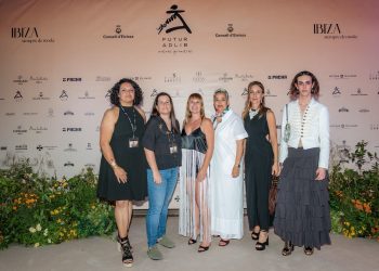 Seis firmas palmeras suben la moda de autor de La Palma a la pasarela de Adlib en Ibiza