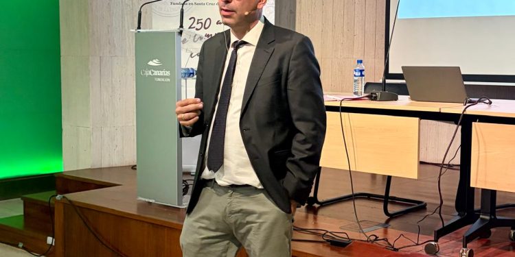 Izquierdo apuesta por la geotermia, la ciencia y la especialización como pilares del futuro de La Palma