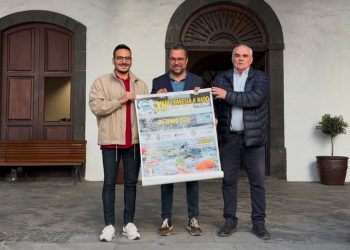 Santa Cruz de La Palma y Los Cancajos abren el mar este sábado 6 a la XIII Travesía a Nado «Isla de La Palma»: cuatro distancias y dos copas en juego