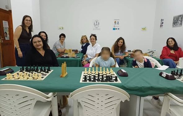Jaque a la desigualdad: el ajedrez femenino se afianza en La Palma de la mano del Roque Niquiomo
